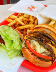 In-N-Out Forbids Employees Outside California and Oregon From Wearing Masks